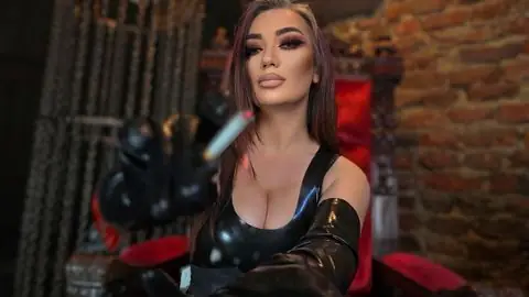 MiaBlackXO