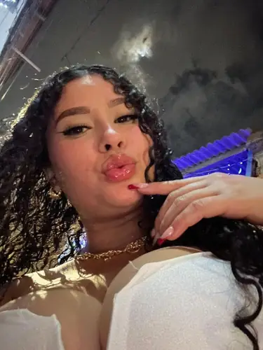 LeahCoopers - boobs