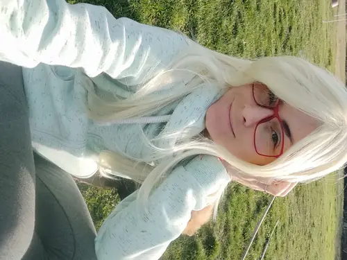 Red Mery - feet