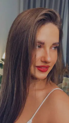 Kelly - boobs