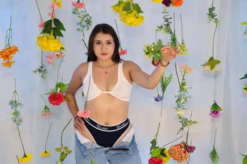 Danielle de Nicola - latina