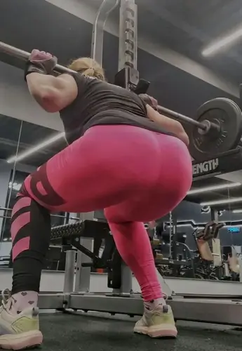 Muscle Barbie - blowjobs
